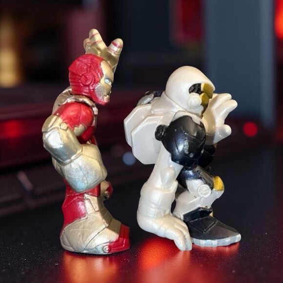 Playskool Marvel Super Hero Adventures Iron Man Ghost Iron Man Figures 2.5” B18 - Picture 4 of 5